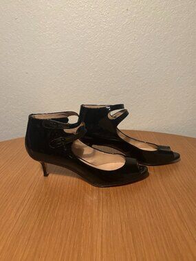 Oscar de la Renta Black Patent Leather Ankle Strap Heels 39.5 Made in Italy